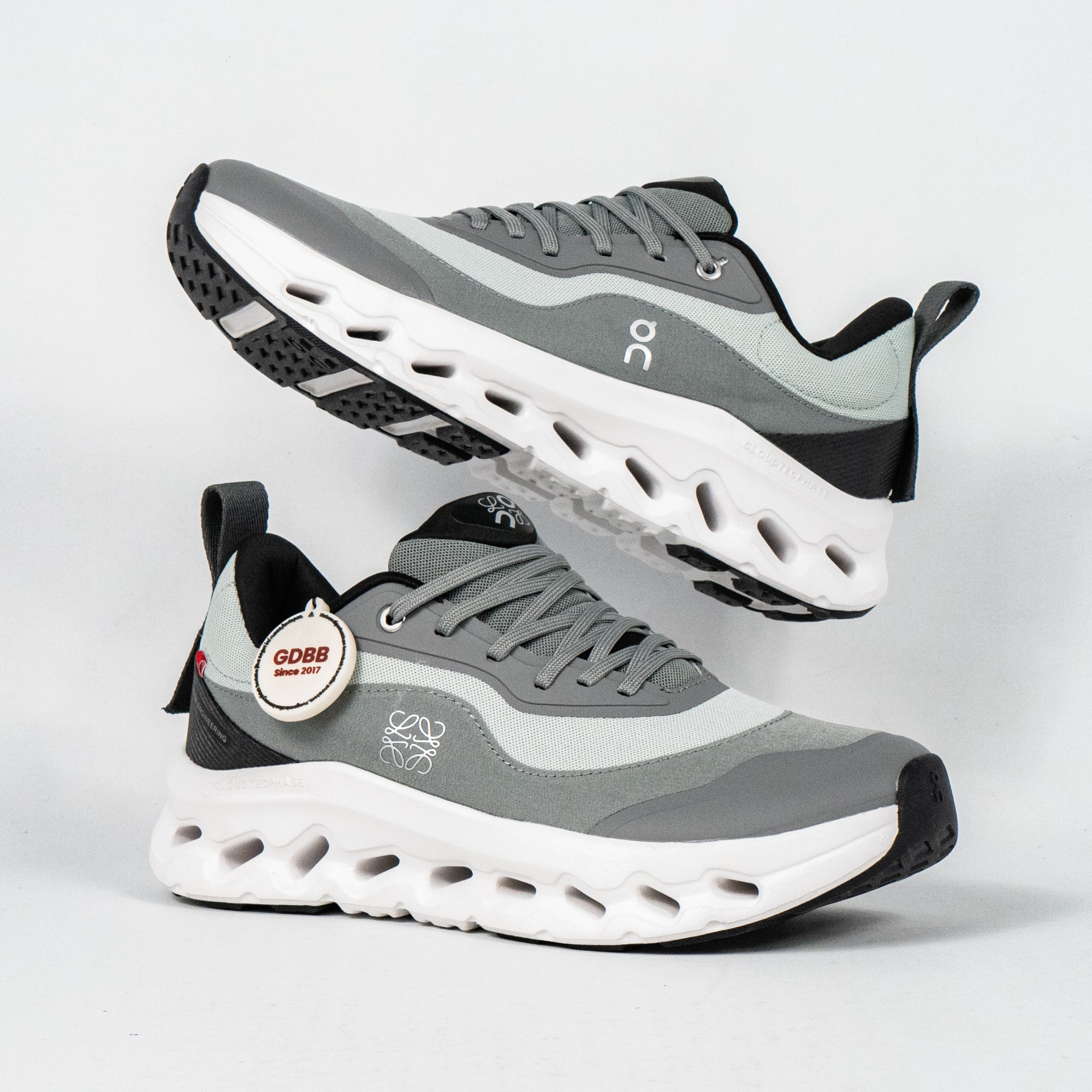 Sepatu On Running Cloudtilt 2.0 Grey White Sneakers Authentic