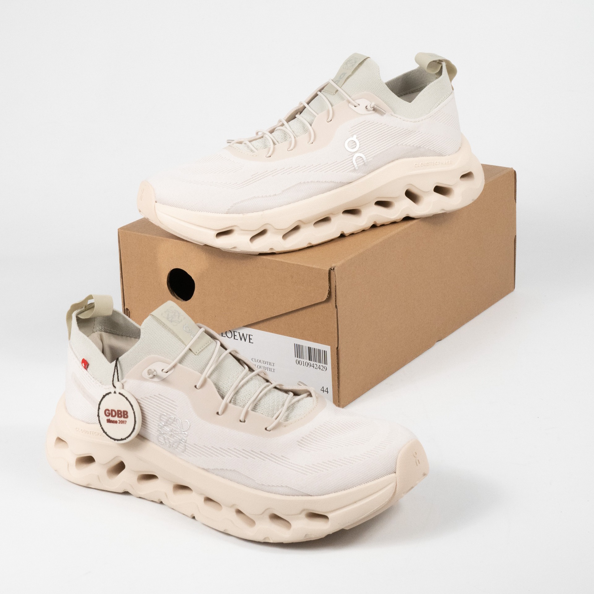 Sepatu On Cloudtilt Running x Loewe Sand Beige Authentic Sneakers - Image 5