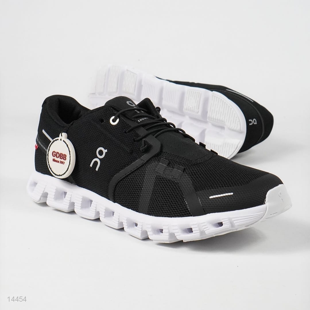 Sepatu On Running On Cloud 5 Coreblack Sneakers Running Authentic - Image 5