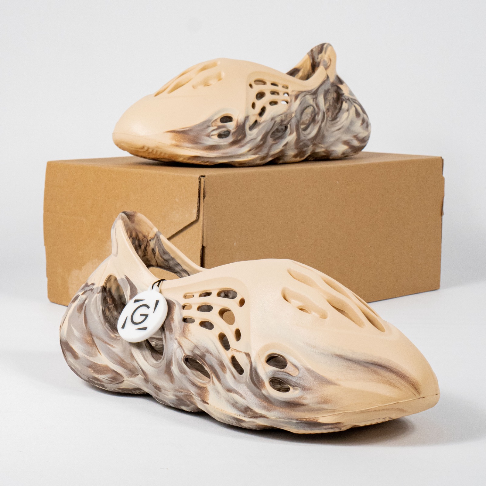 Sendal Adidas Yeezy Foam Runner MX Cream Clay Brown Authentic - Image 2