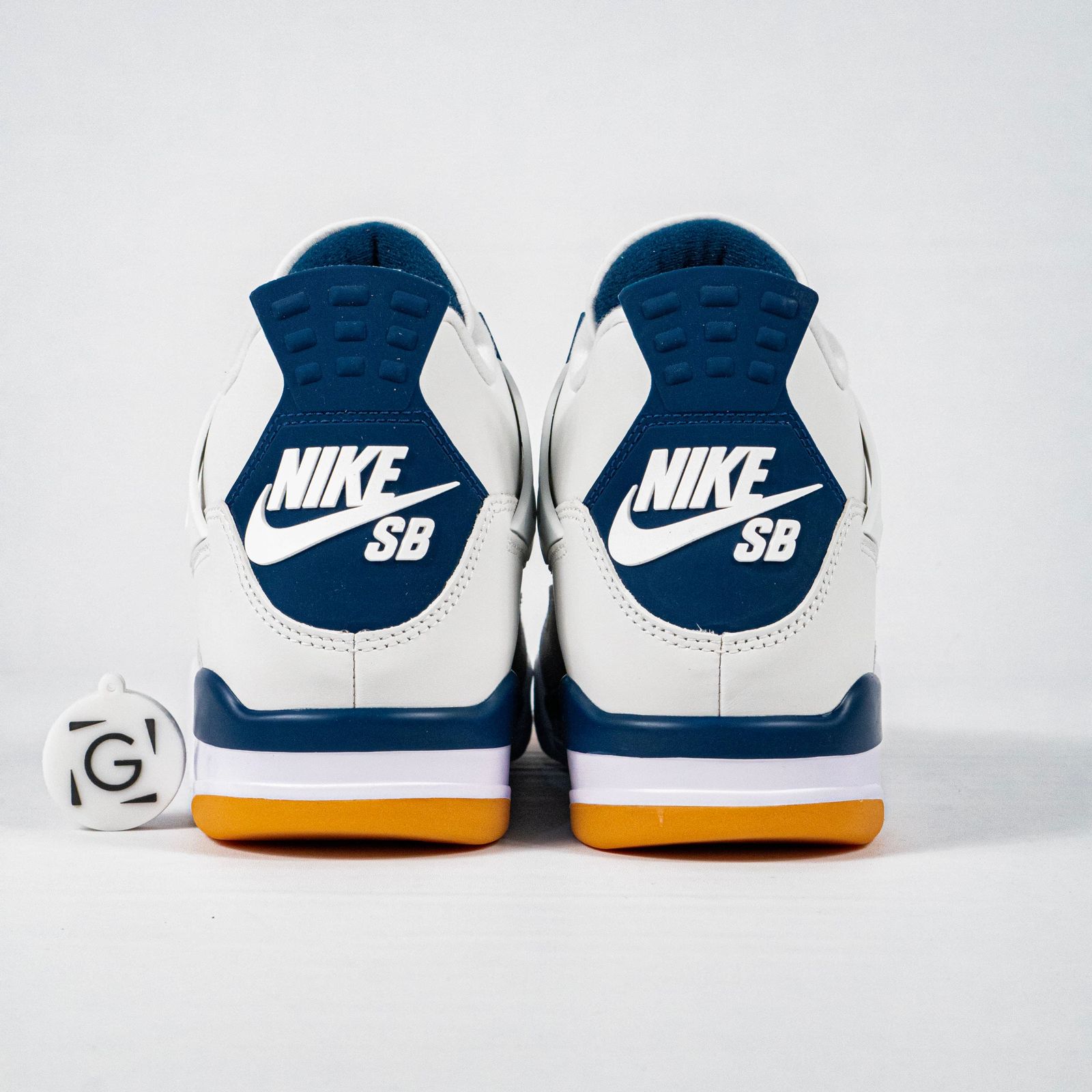 Sepatu Nike Air Jordan 4 SB Navy Midnight Sneakers Authentic - Image 3