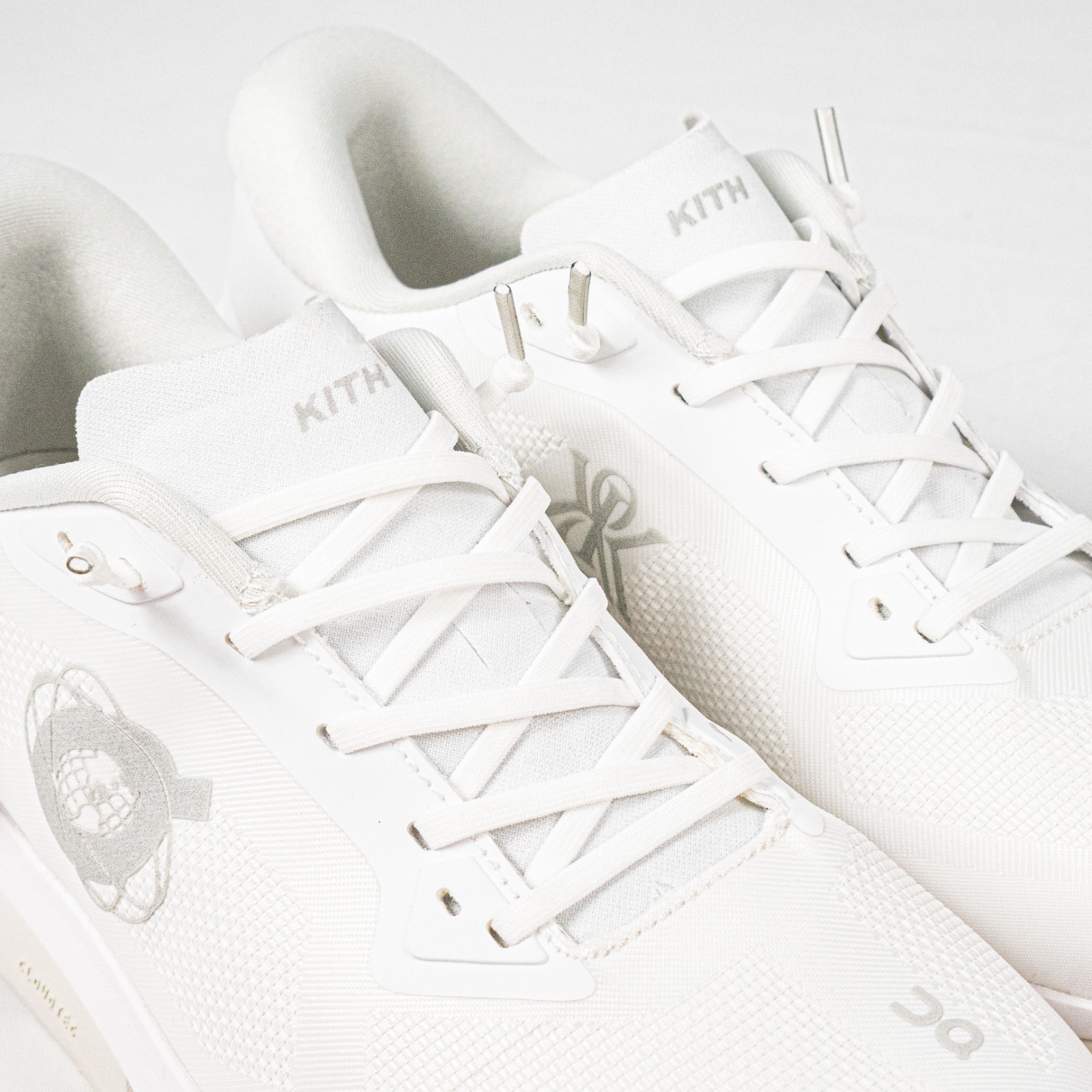 Sepatu Running Cloudzone Kith With Ice Allwhite Sneakers Authentic - Image 3