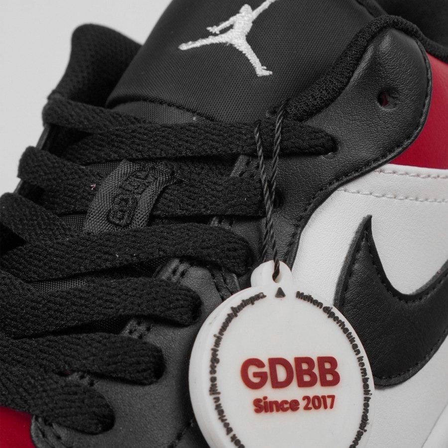 Nike Air Jordan 1 Low Bred Toe 2021 Black White Red Authentic - Image 2