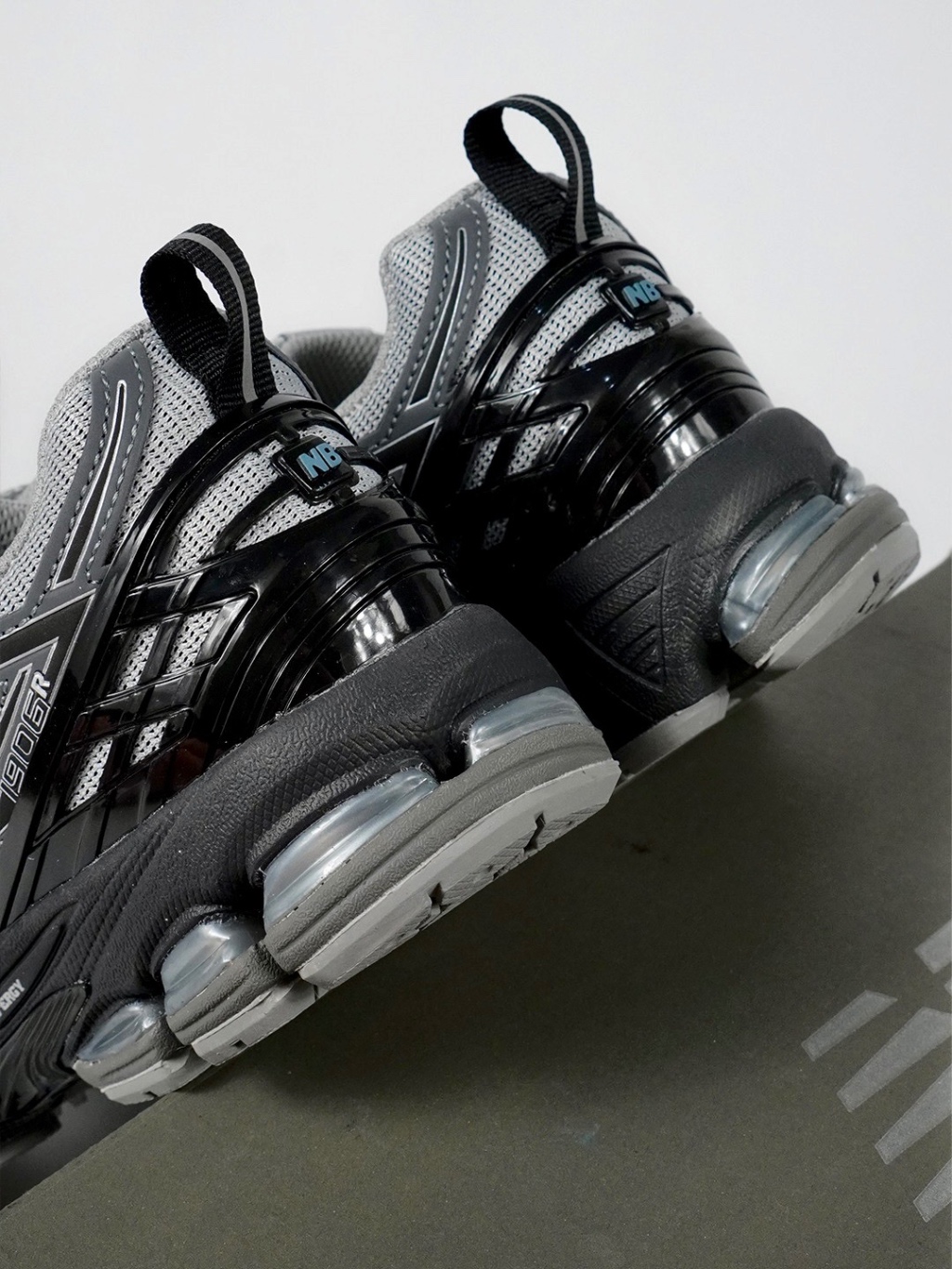 Sepatu New Balance NB 1906R Brighton Grey Black Authentic - Image 2