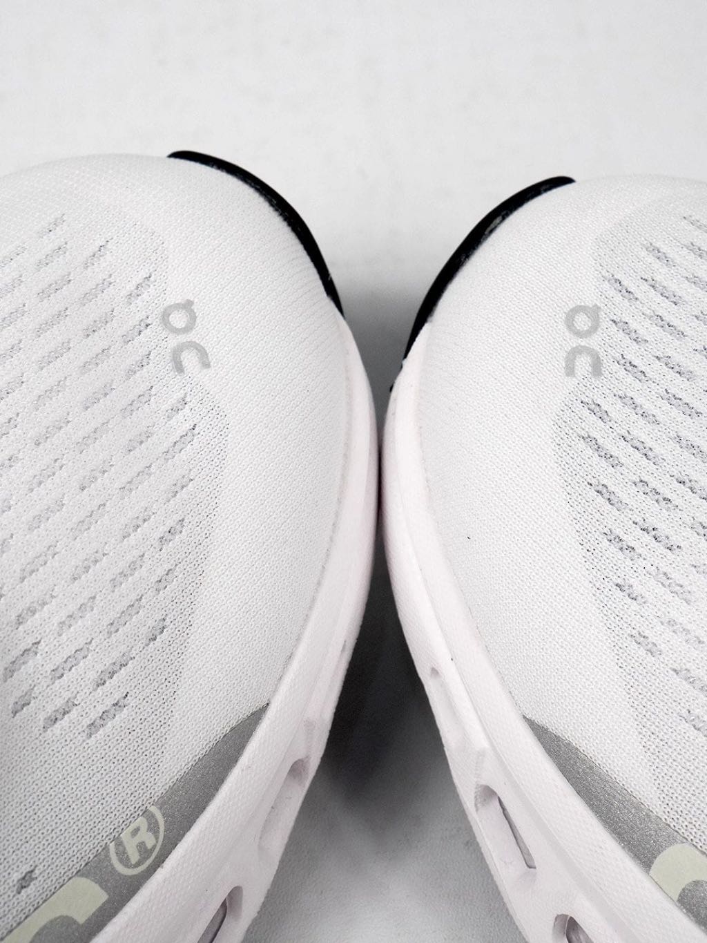 Sepatu Sneakers On Running Cloudmonster Undyed White On Cloudmonster - Image 3