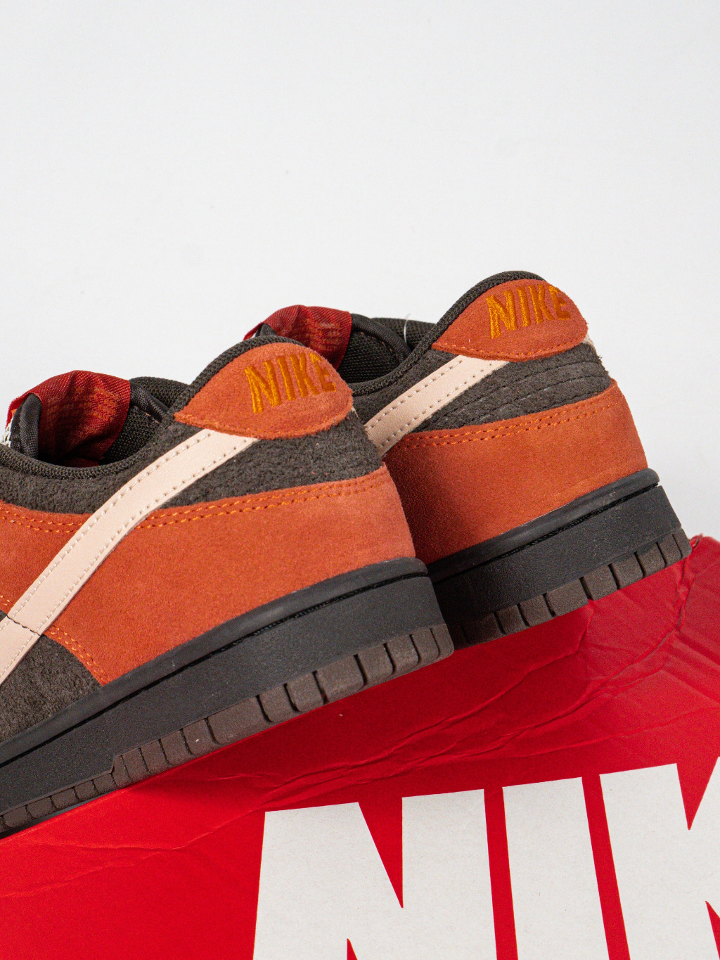 Sepatu Nike Dunk Low Red Panda Velvet Brown Orange Sneakers Authentic - Image 4