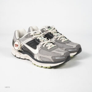 Sepatu Nike Zoom Vomero 5 Cobblestone Grey Sail Sneakers Authentic