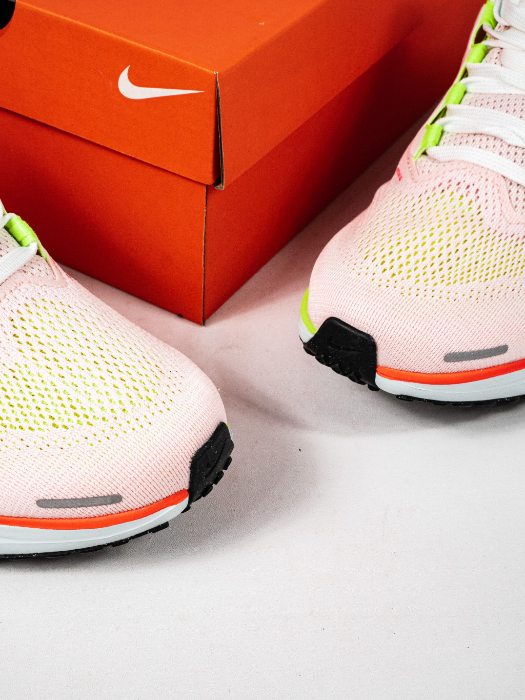 Sepatu Nike Air Zoom Pegasus 41 White Crimson Sneakers Authentic - Image 2