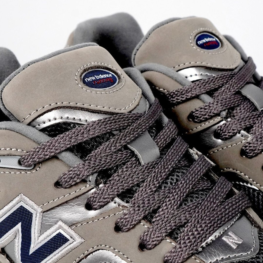 New Balance 2002 R Balance 2002R Light Grey Dark Grey Authentic - Image 5