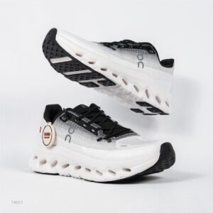 Sepatu On Running Cloudtilt Black Ivory White Black Authentic Sneakers