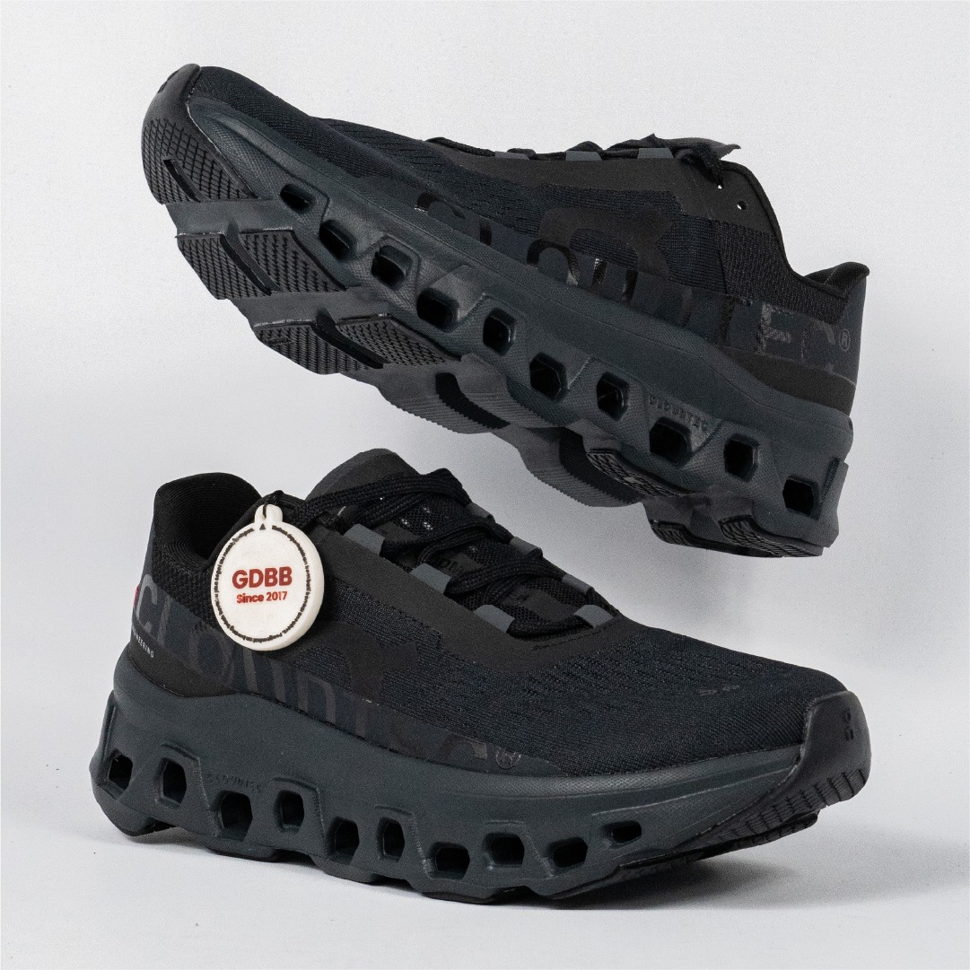 Sepatu On Running On Cloudmonster Allblack Sneakers Authentic