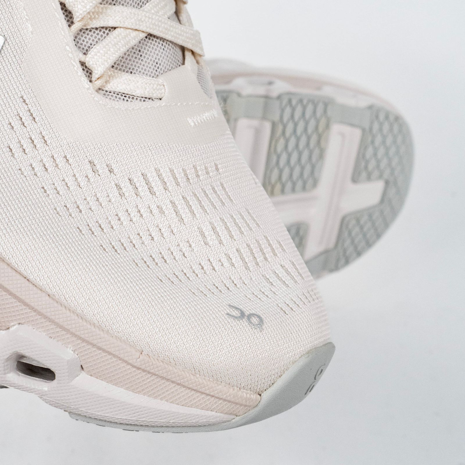 Sepatu On Cloudmonster 2 Sand Frost Beige White Sneakers Authentic - Image 4